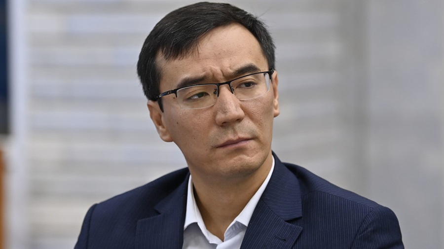 Сентябрда Медер Алиев да мандатын тапшырабы?