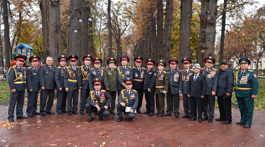 ИИМ жетекчилиги ардагерлерге өзгөчө колдоо көрсөтүүдө